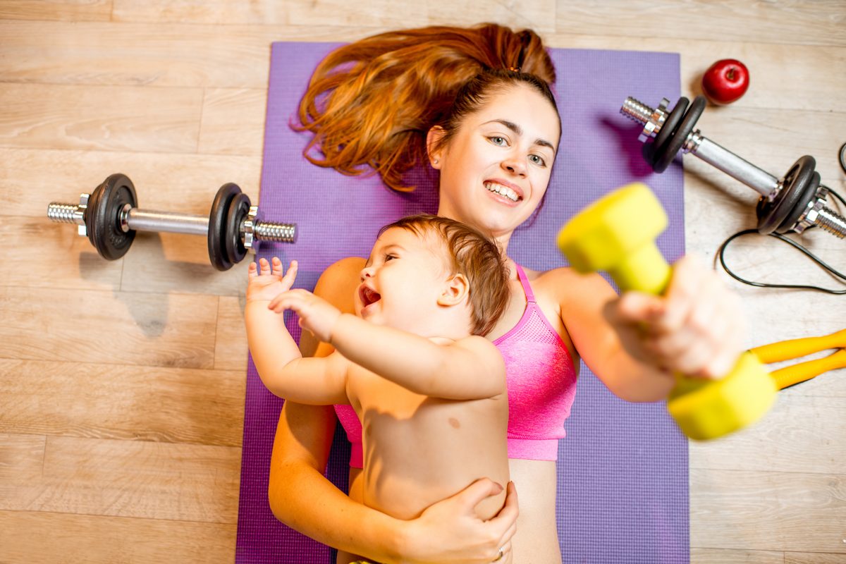 Zumba® für Mütter: Fitness trotz Mama-Alltag